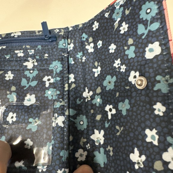 Vera Bradley Cabbage Rose Wallet‎ RFID Tri Fold - Picture 3 of 7